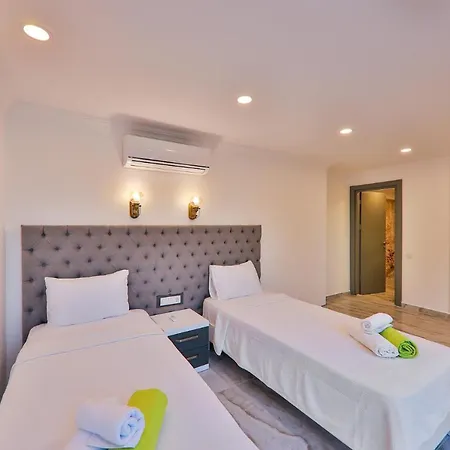 Dry White Villa